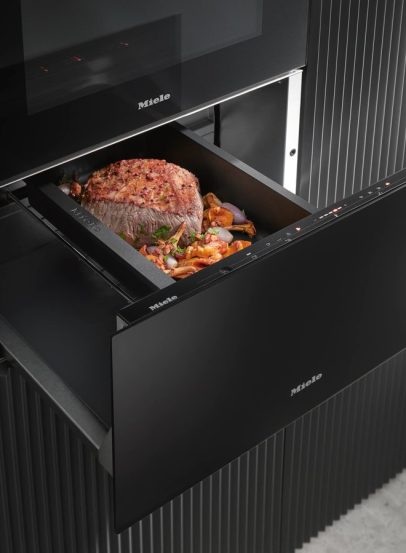 Wärmeschublade in Nutzung – Speisen warmhalten