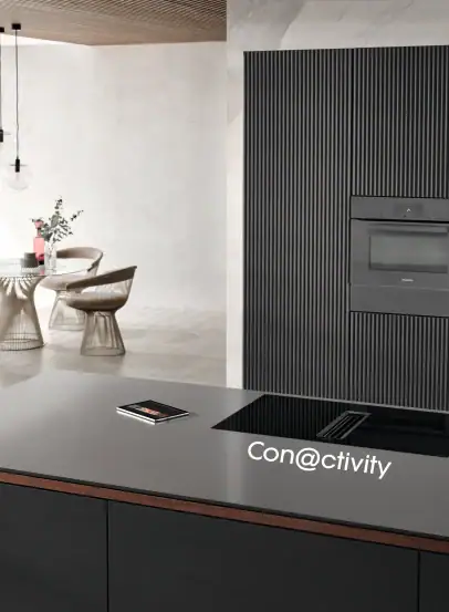 Miele TwoInOne Kochfeld mit integriertem Abzug – Einbauwirkung in moderner Küch